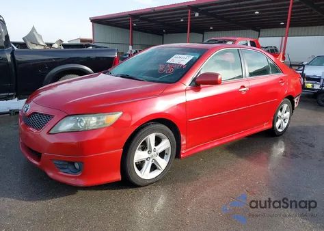 2011 Toyota Camry Se z USA, uszkodzony, nr VIN 4T1BF3EK1BU709157